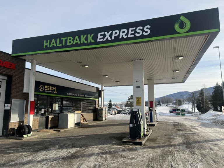 Den nye bensinstasjonen Haltbakk Express er selvbetjent og lokalet etter Esso sto derfor ledig.